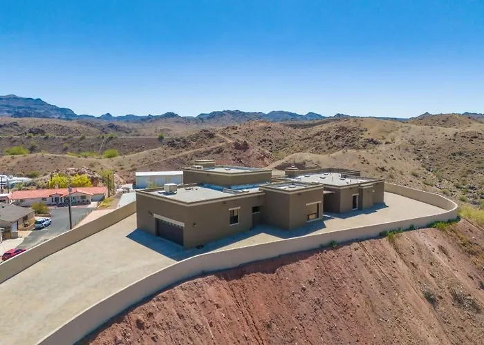 Holiday home Eagles Lair, Pool & Views! *